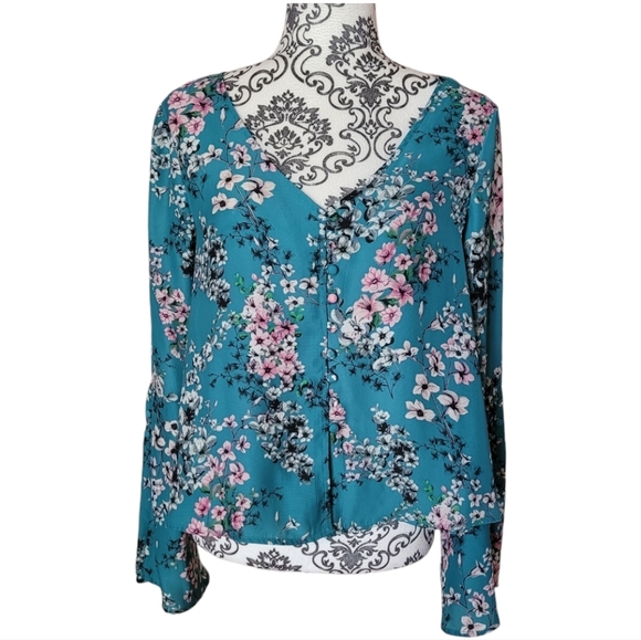 Cupcakes and Cashmere Nadette V-neck floral blouse size small​ - Picture 3 of 15
